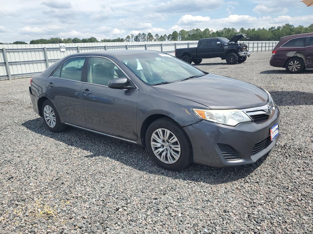 2014 Toyota Camry Le - Image 4