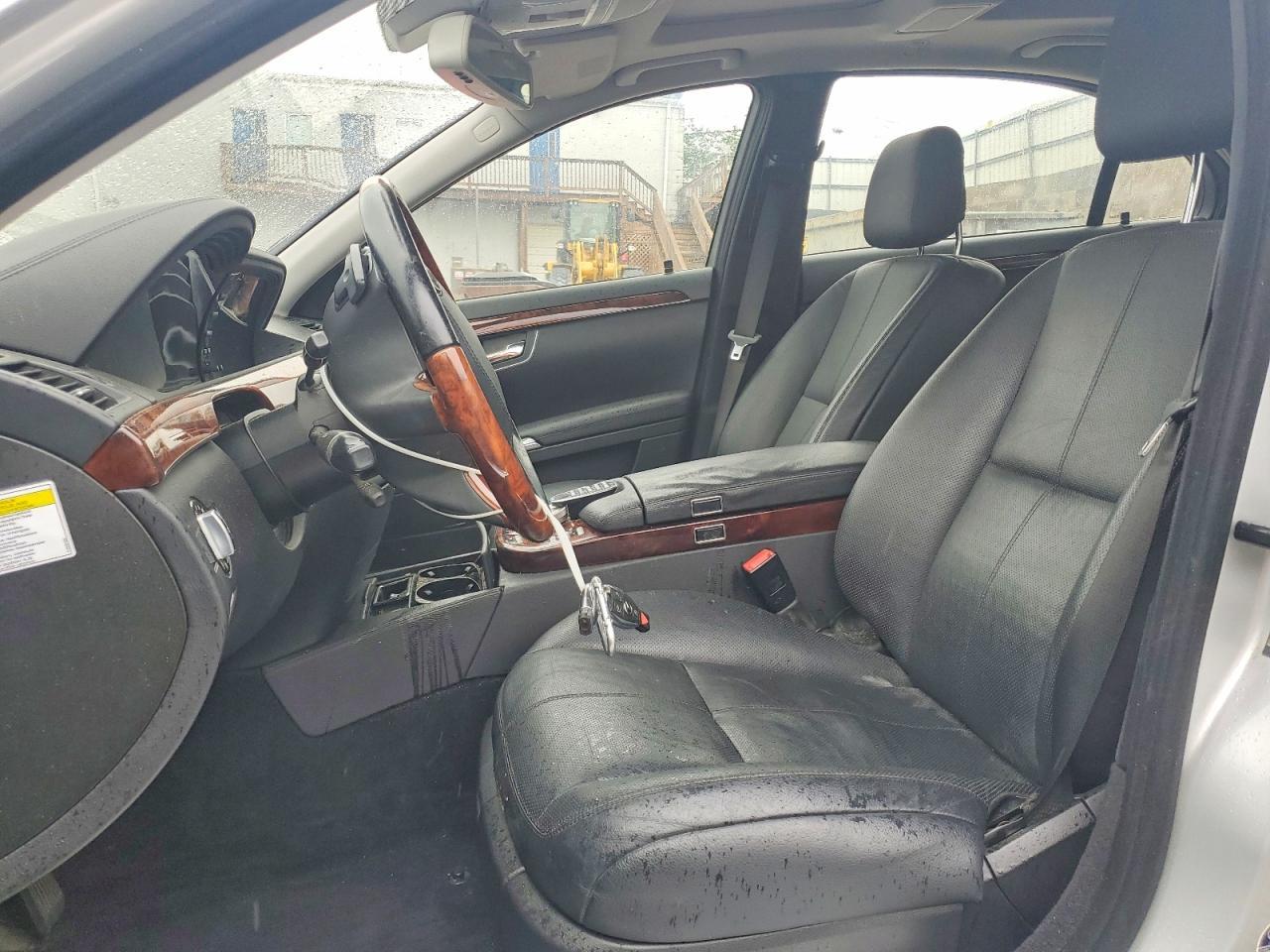 2009 Mercedes-Benz S 550 4Matic - Image 7