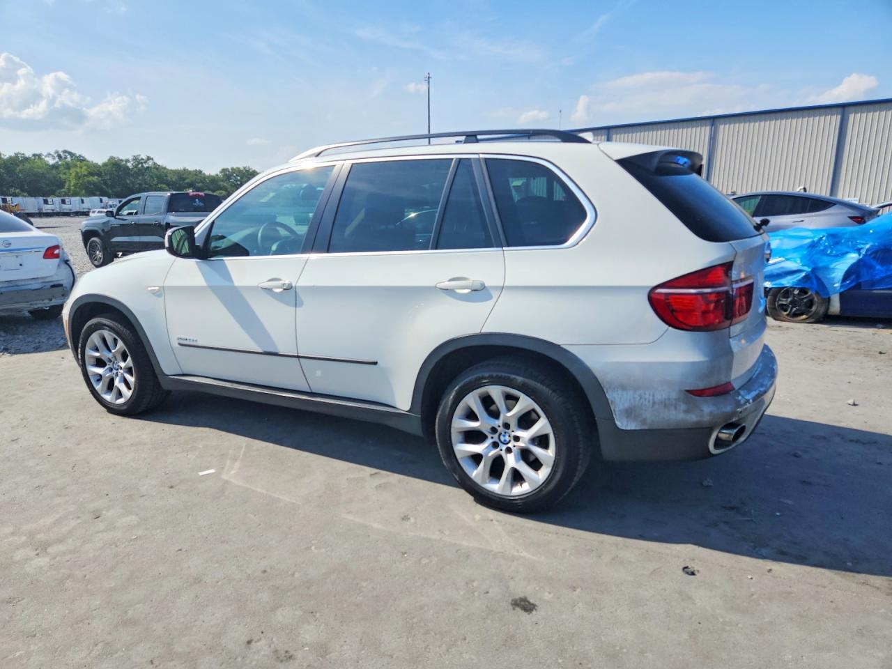 2013 BMW X5 xDrive35D - Image 2