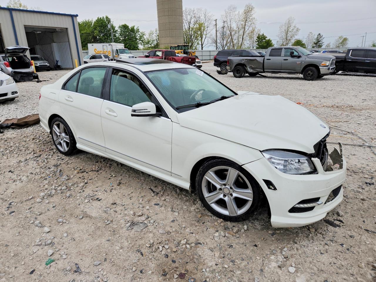 2011 Mercedes-Benz C 300 4Matic - Фото 4