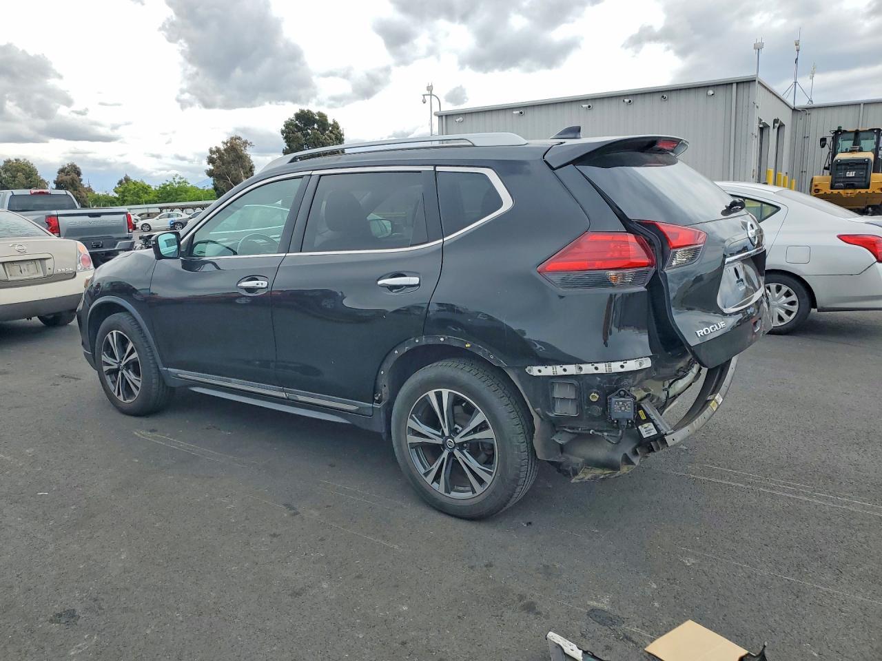 2017 Nissan Rogue Sl - Image 2
