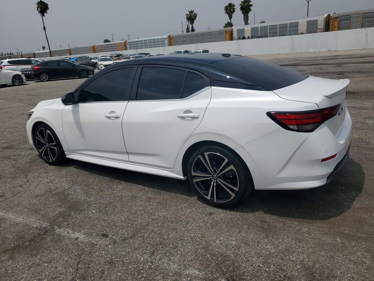 2022 Nissan Sentra Sr - Image 2