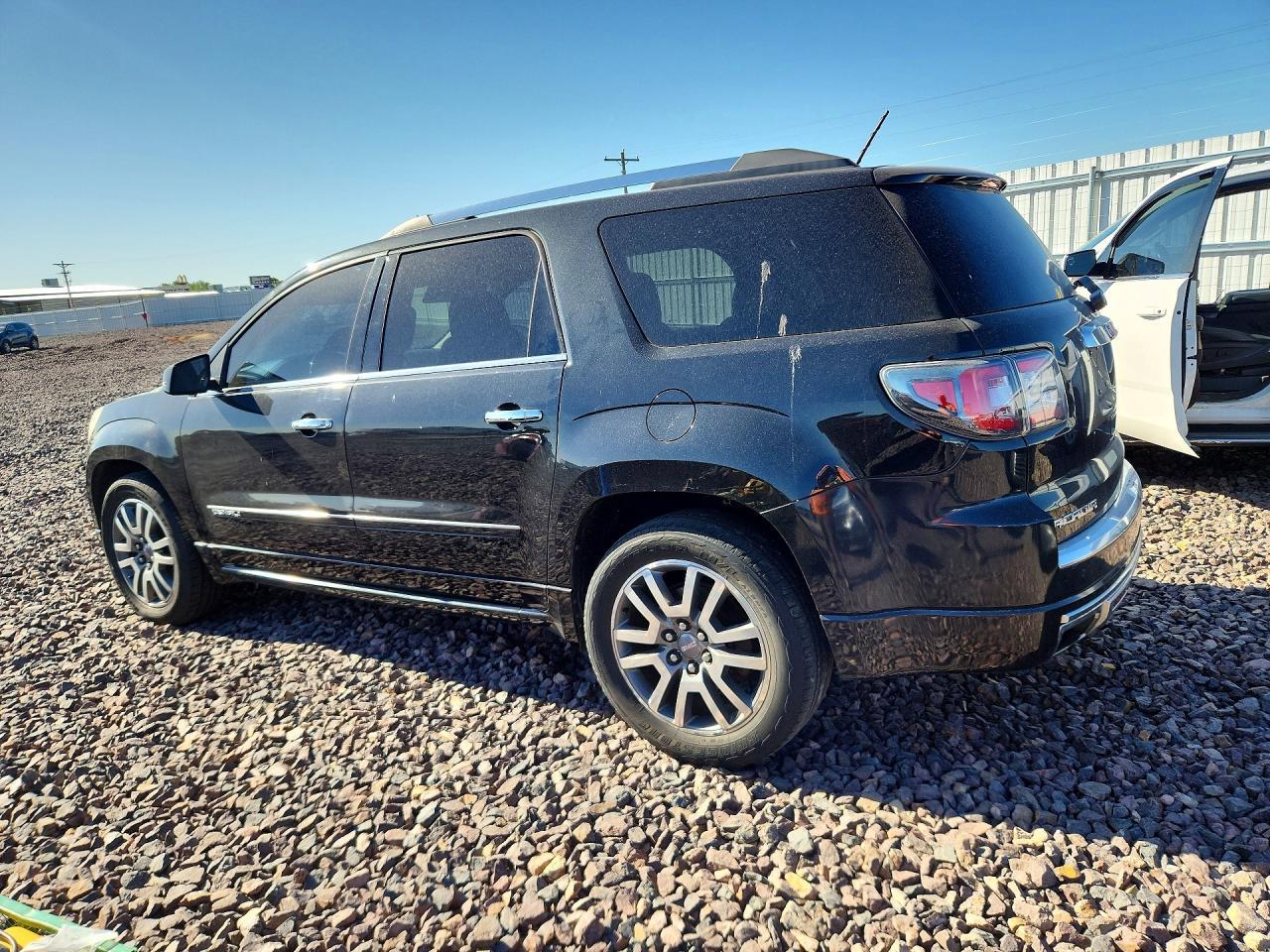 2014 GMC Acadia - Image 2