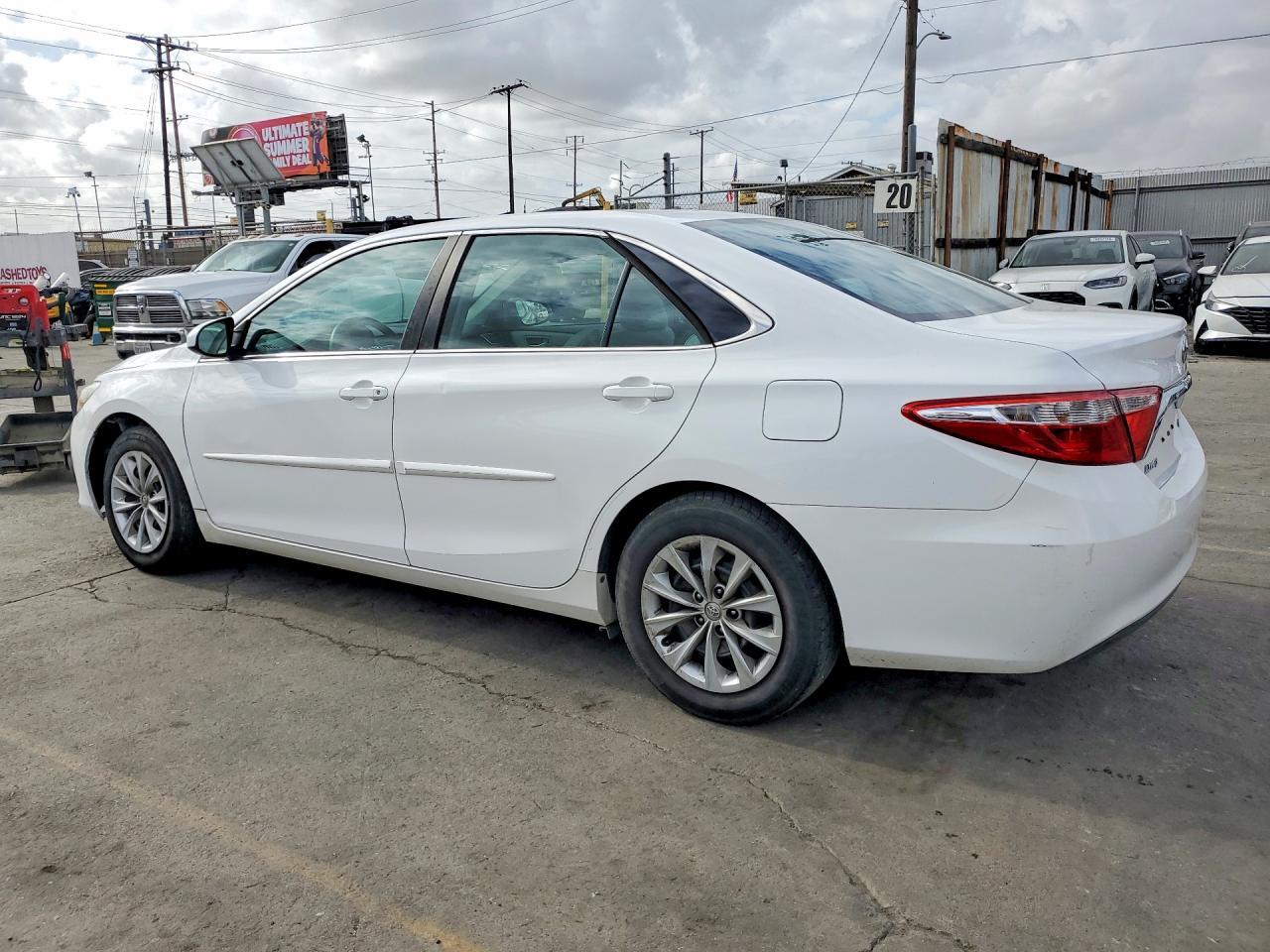 2015 Toyota Camry Le - Image 2