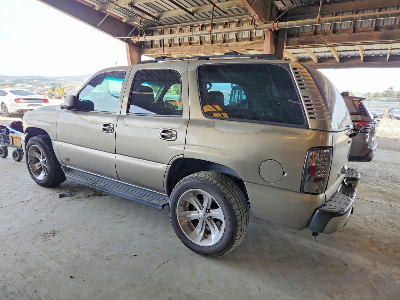 2004 Chevrolet Tahoe C1500 - Фото 2