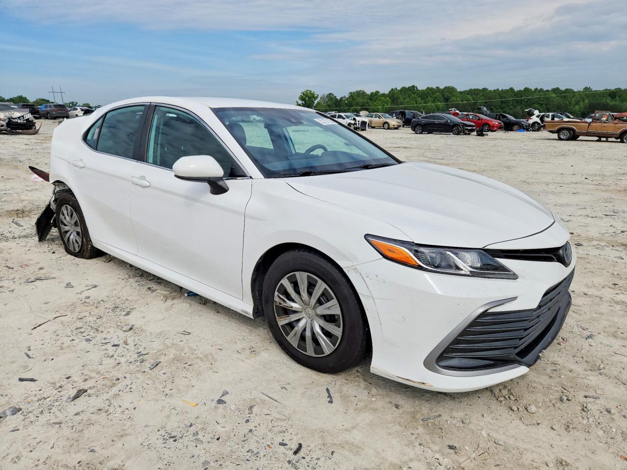 2022 Toyota Camry Le - Image 4