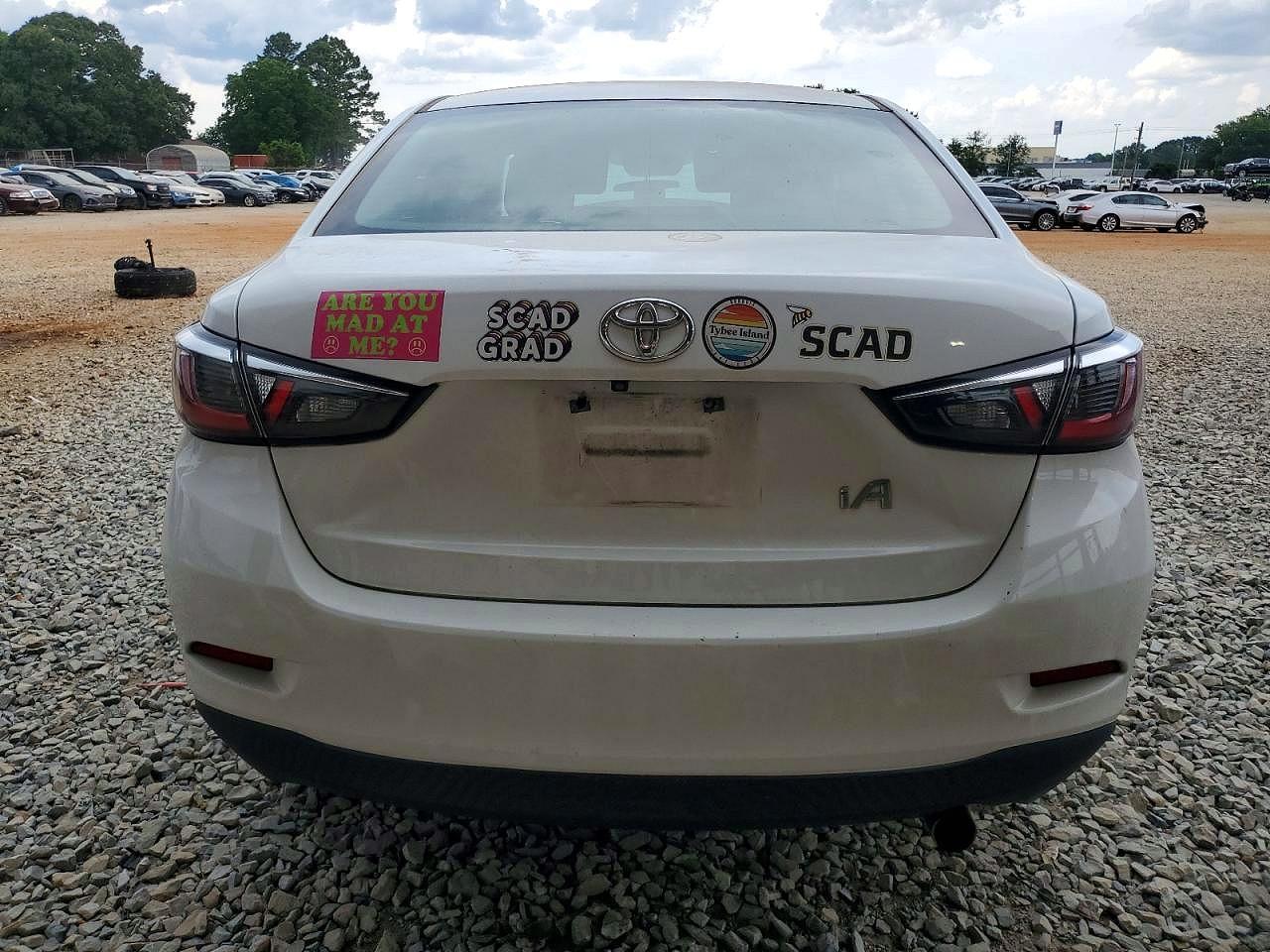 2018 Toyota Yaris Ia Base - Фото 6