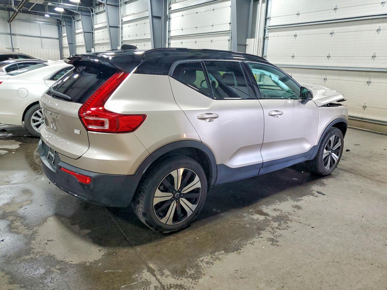 2023 Volvo Xc40 Recharge Plus - Image 3