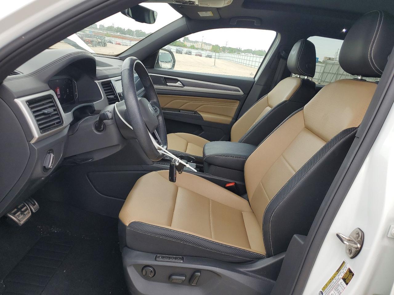 2021 Volkswagen Atlas Cross Sport Sel R-Line - Image 7