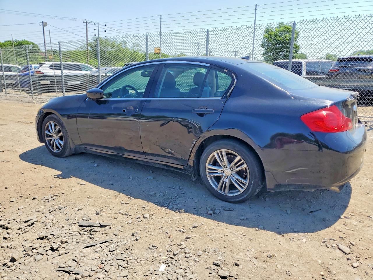 2010 Infiniti G37 Sedan Base - Image 2