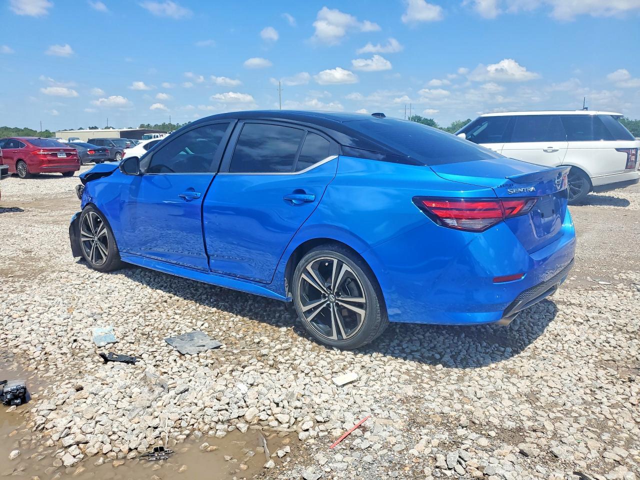 2022 Nissan Sentra Sr - Image 2