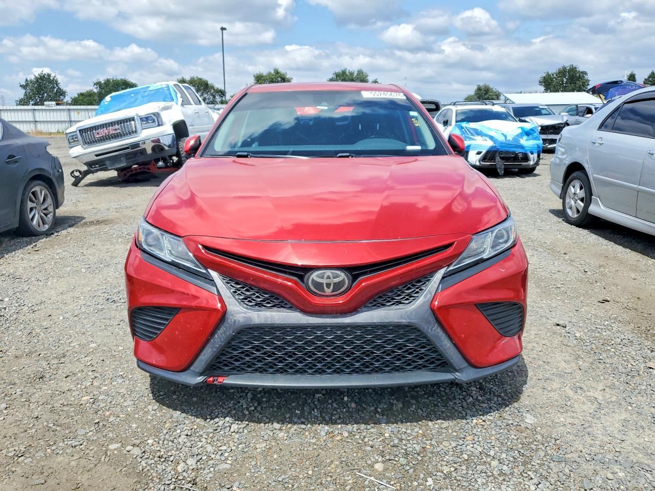 2019 Toyota Camry Se - Фото 5