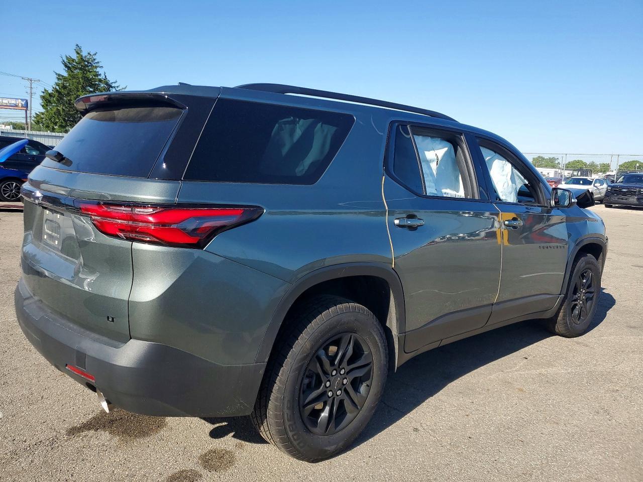 2023 Chevrolet Traverse Lt - Image 3