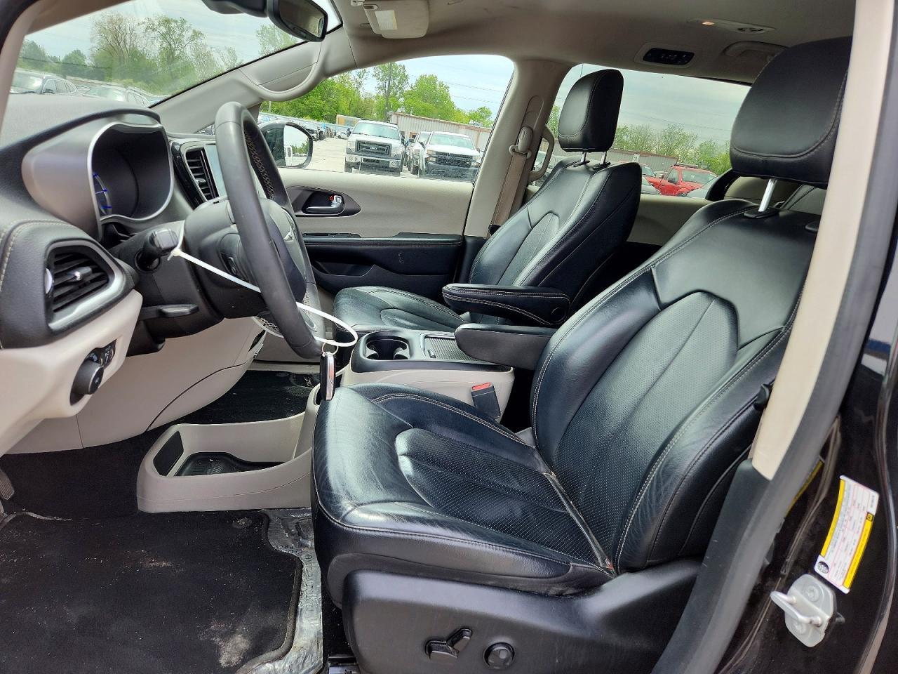 2022 Chrysler Pacifica Hybrid Touring L - Фото 7