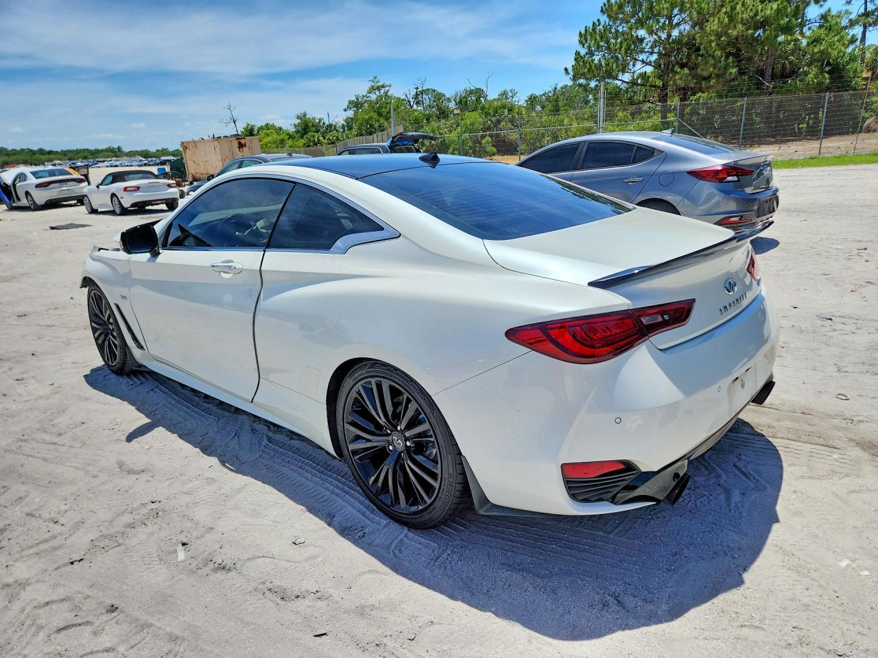 2020 Infiniti Q60 3.0T Luxe - Фото 2