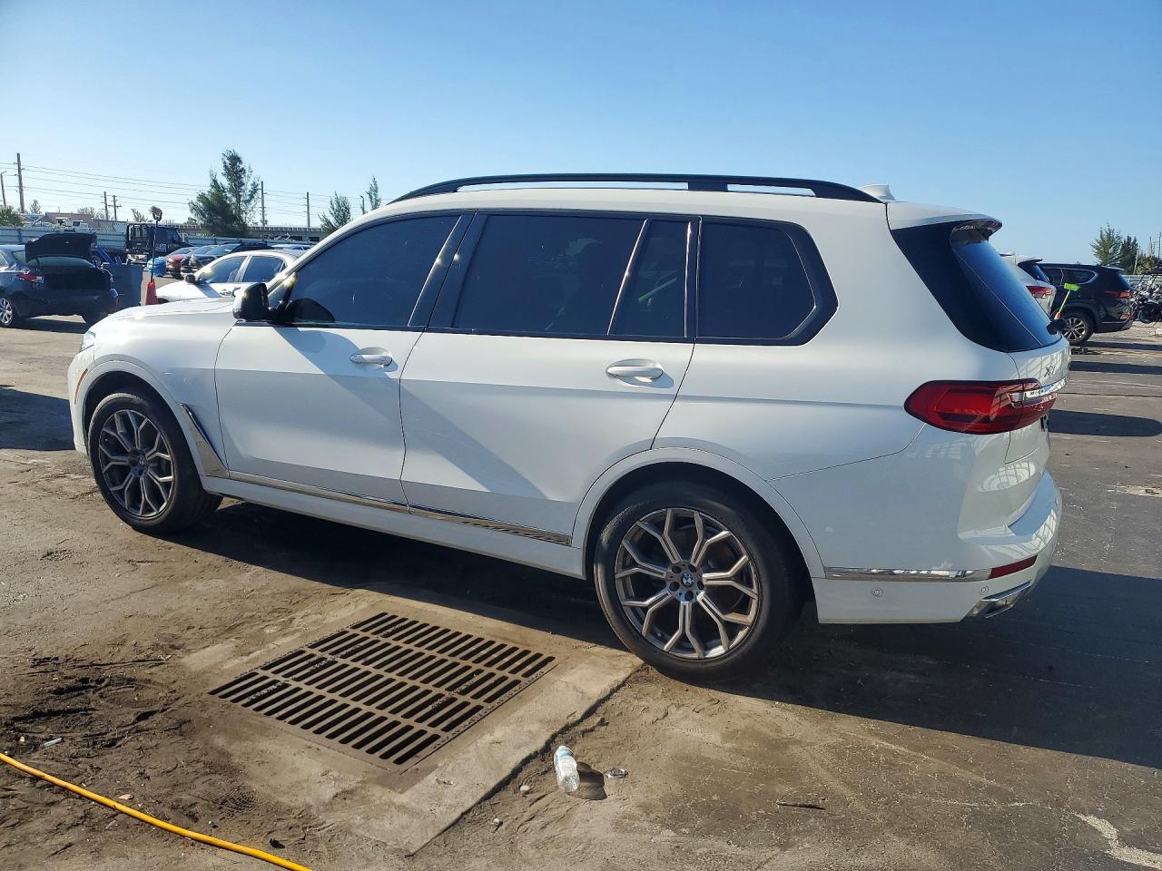 2021 BMW X7 xDrive40I - Image 2