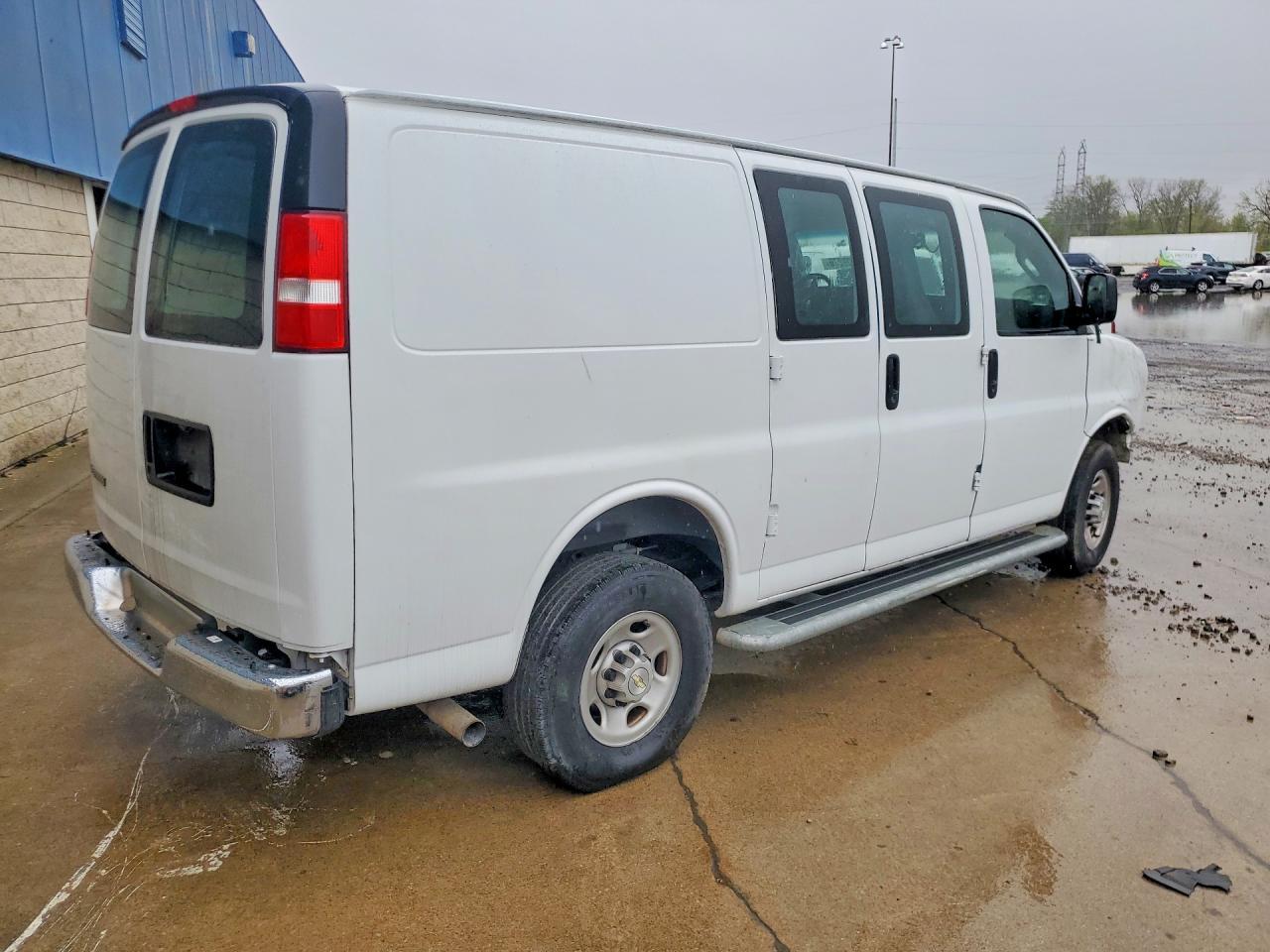 2022 Chevrolet Express G2500 Delivery Van - Image 3