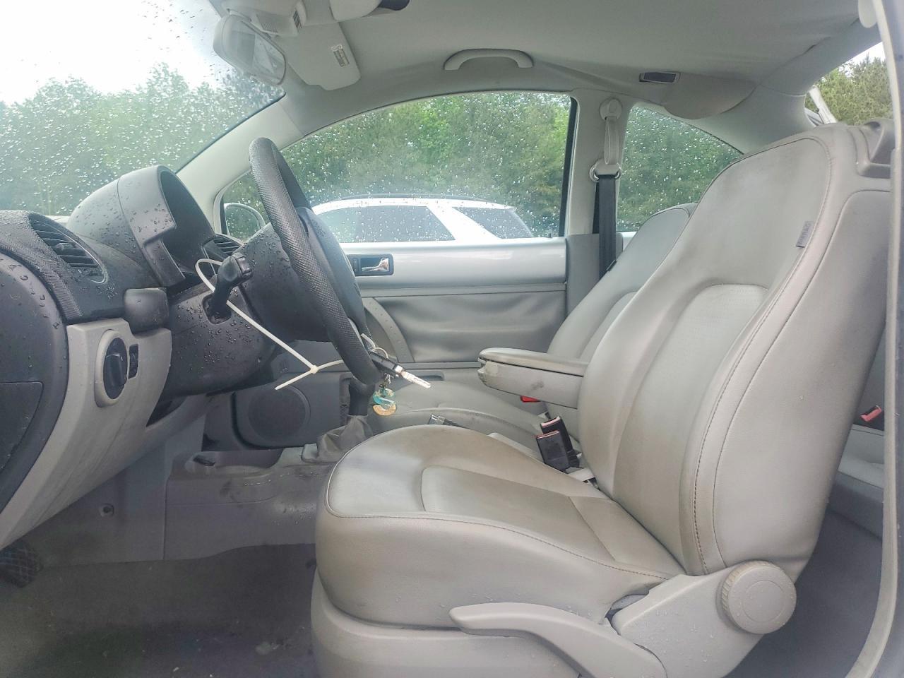 2006 Volkswagen New Beetle 2.5L - Image 7