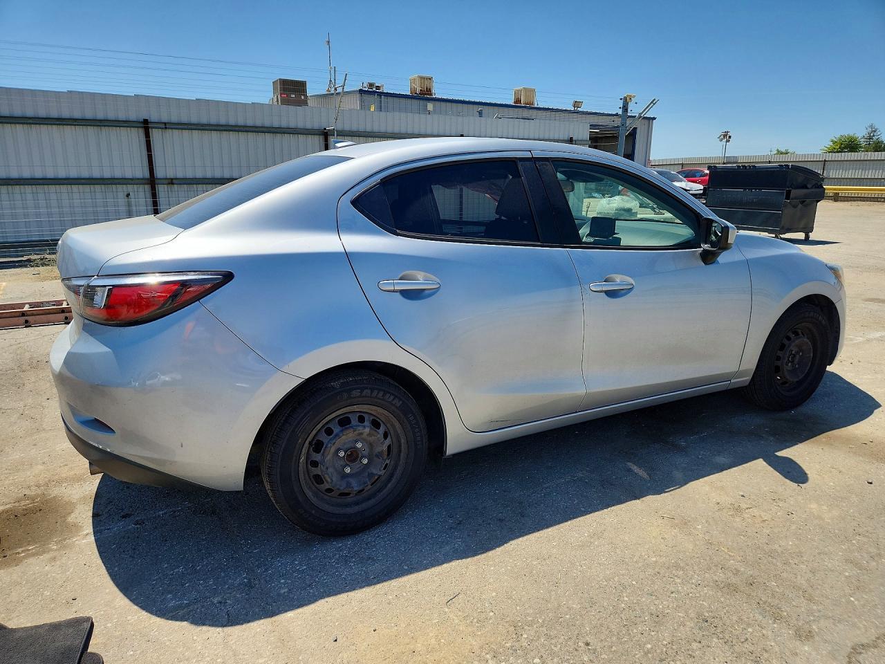 2019 Toyota Yaris L - Image 3