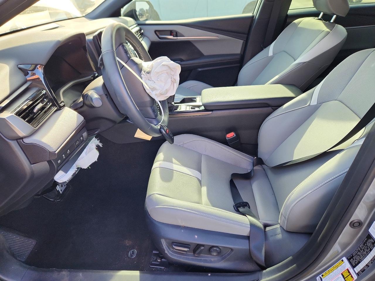 2025 Toyota Camry Se - Image 7