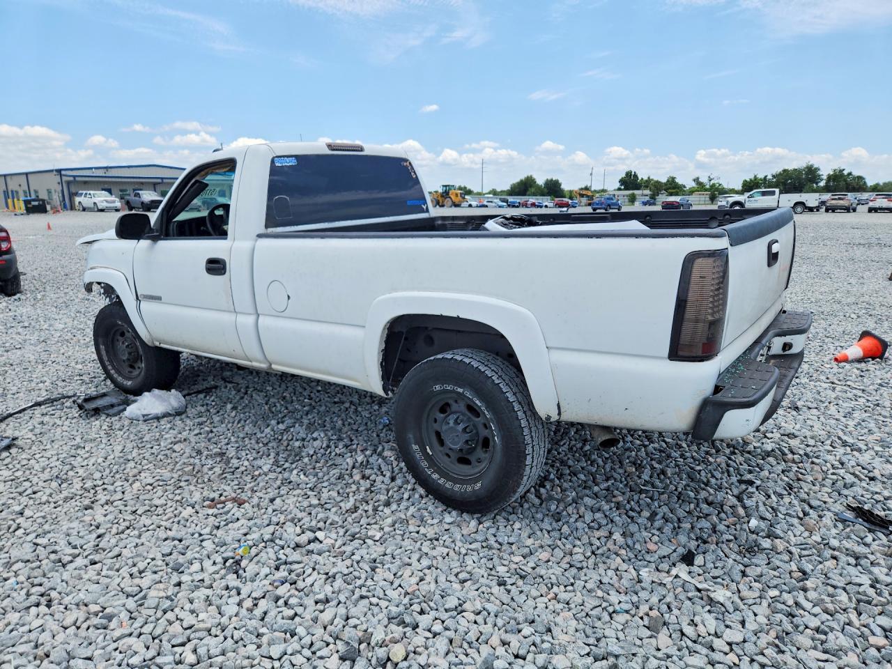 2007 Chevrolet Silverado C2500 Heavy Duty - Image 2