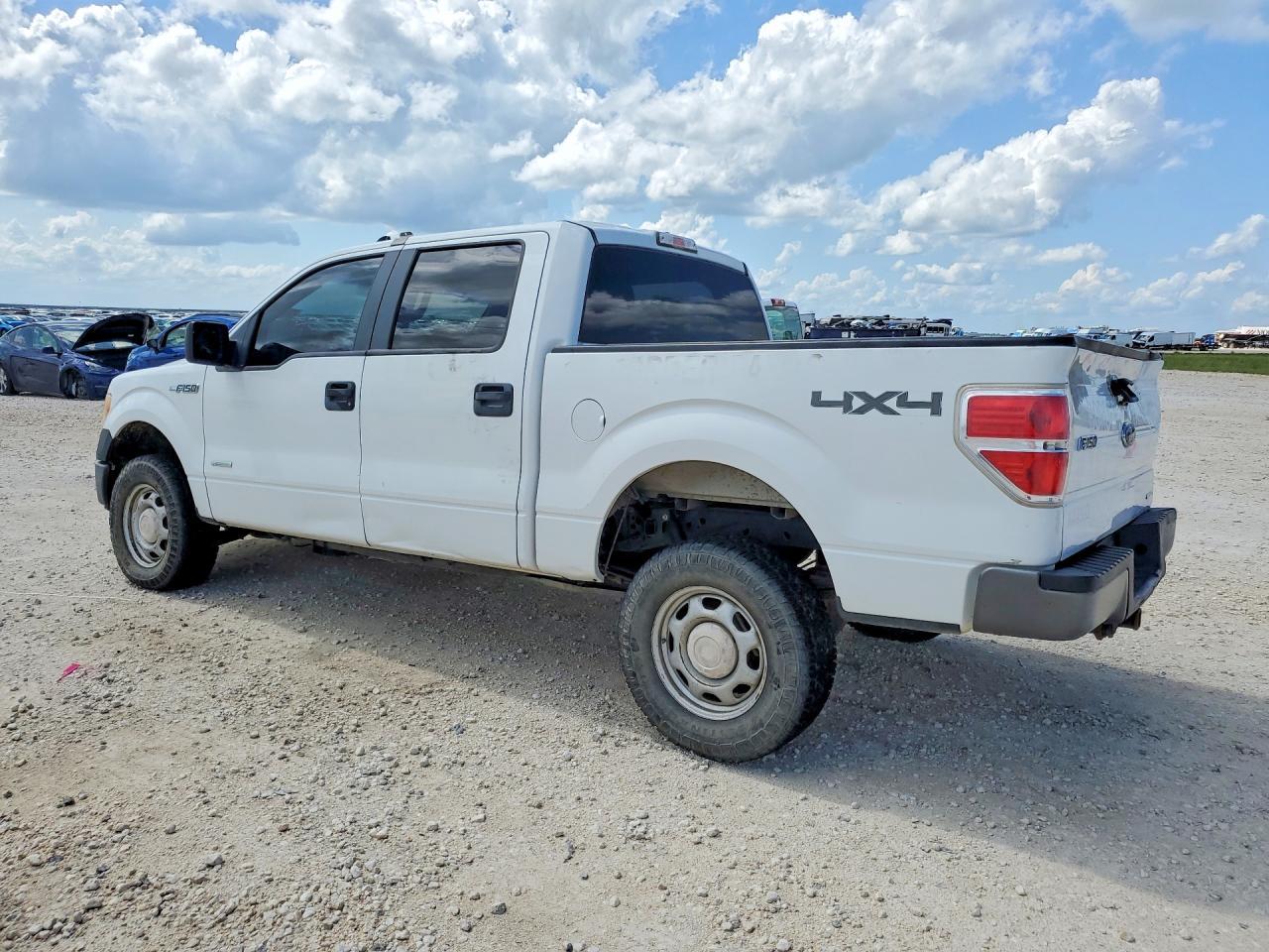 2013 Ford F150 Supercrew - Фото 2