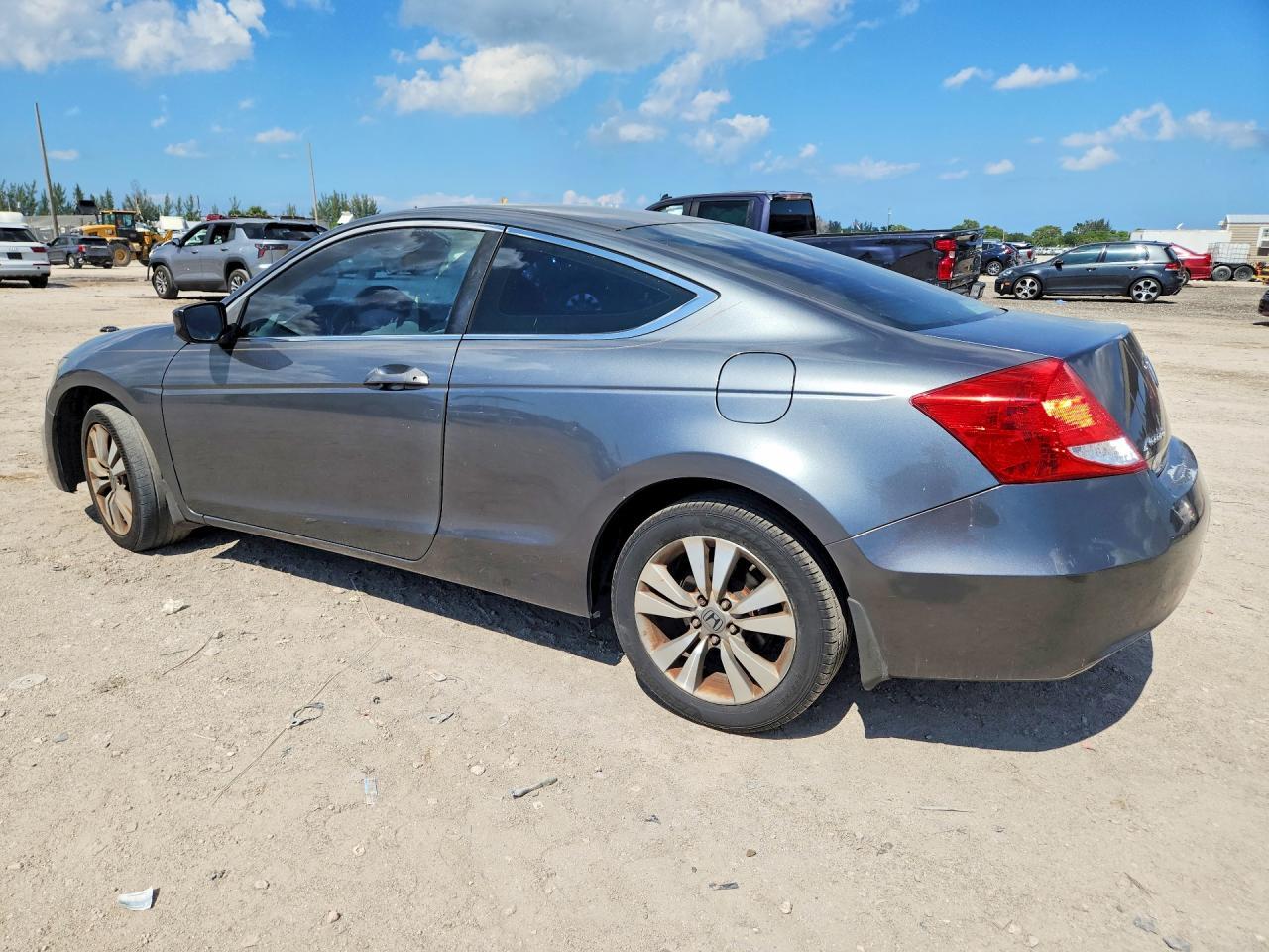 2011 Honda Accord Lx-S - Фото 2