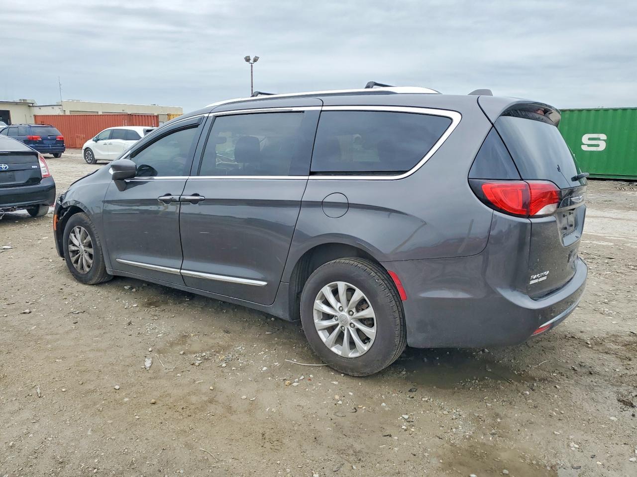 2019 Chrysler Pacifica Touring L - Фото 2