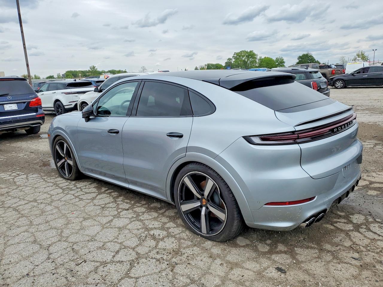 2025 Porsche Cayenne Coupe - Image 2