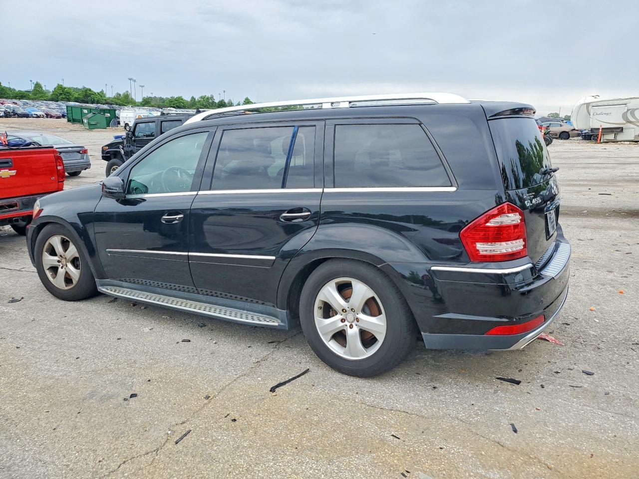 2011 Mercedes-Benz Gl 450 4Matic - Image 2