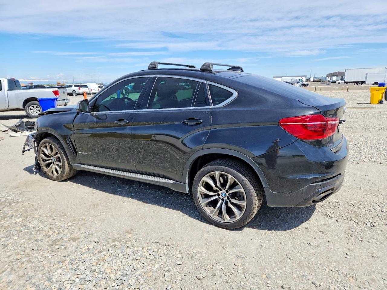 2015 BMW X6 xDrive50I - Фото 2