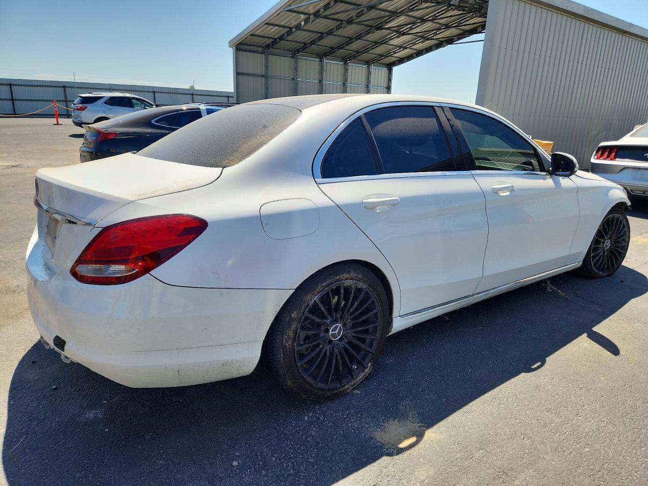 2016 Mercedes-Benz C 300 - Фото 3