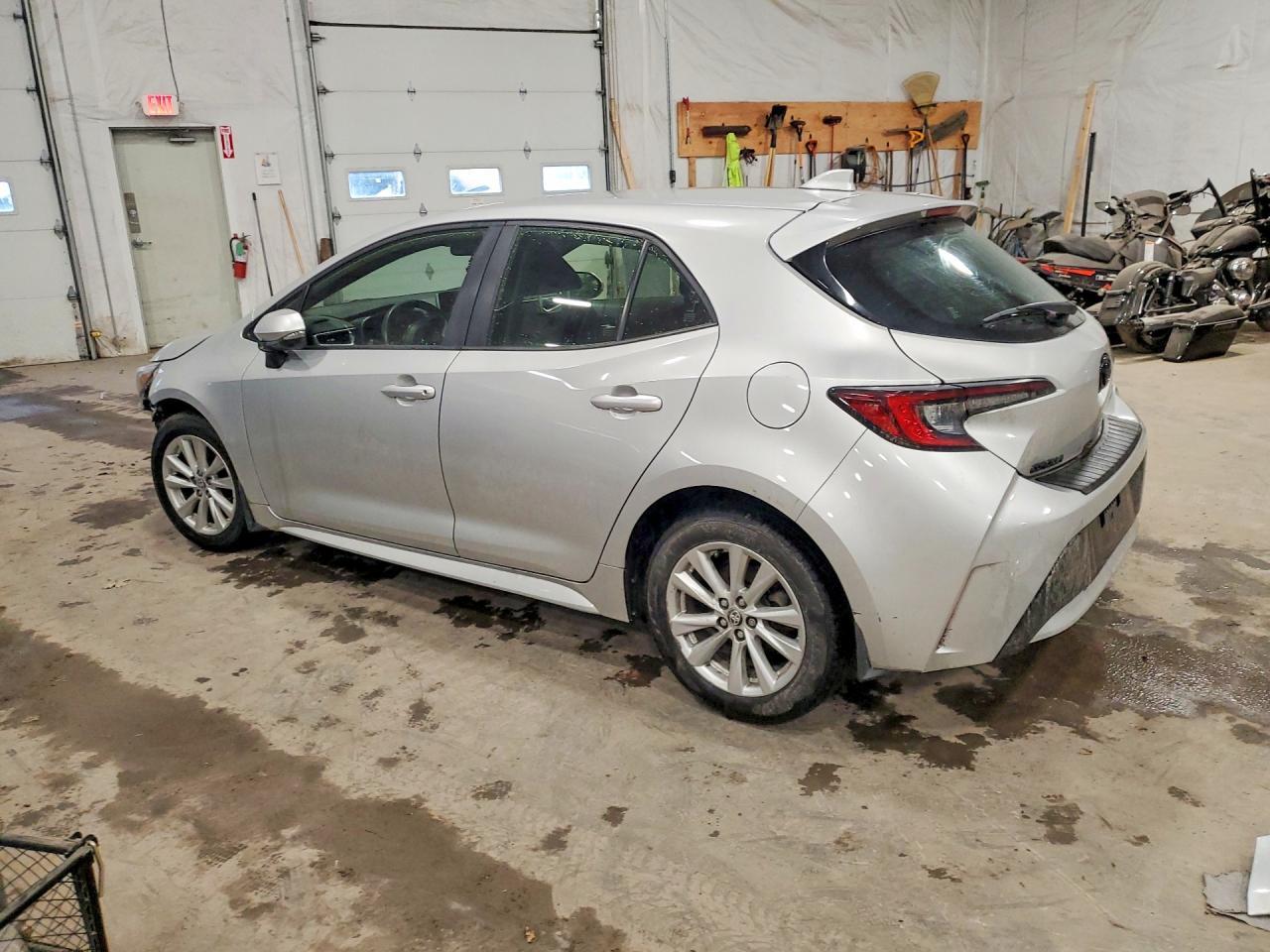 2024 Toyota Corolla Hatchback Se - Фото 2