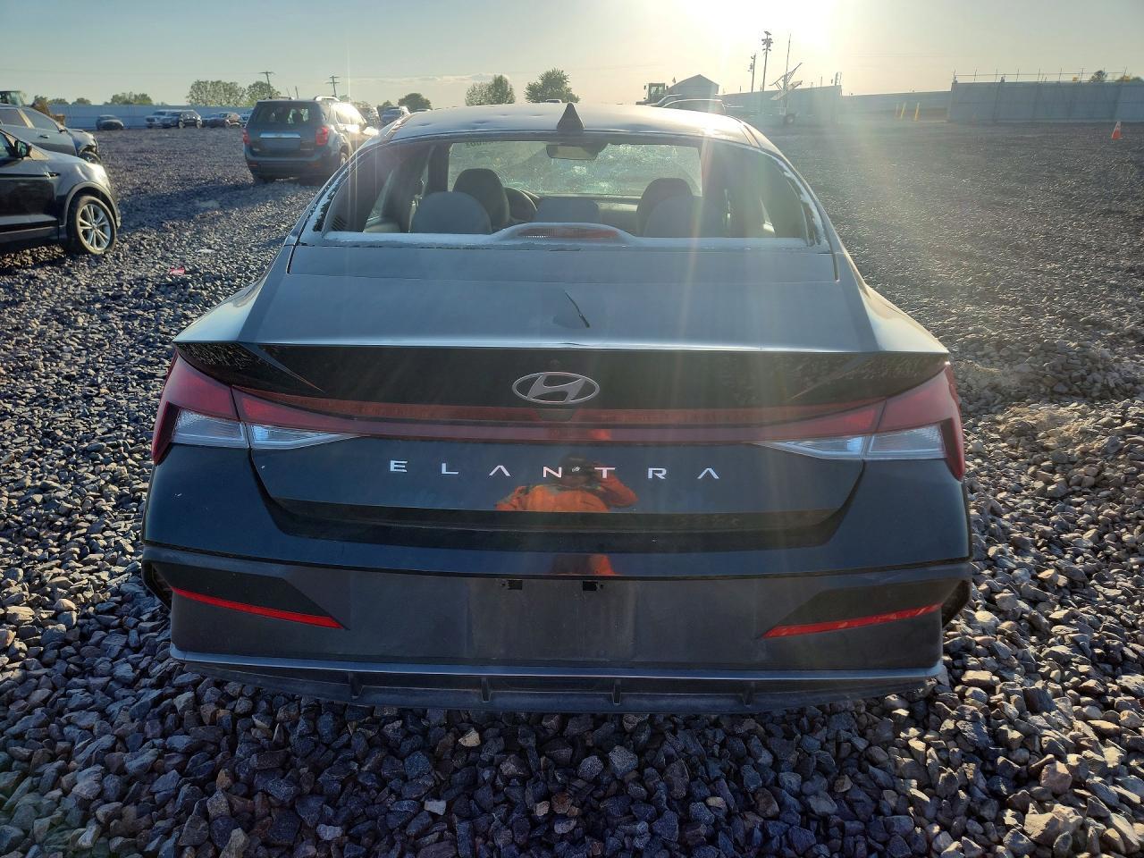 2024 Hyundai Elantra Se - Фото 6