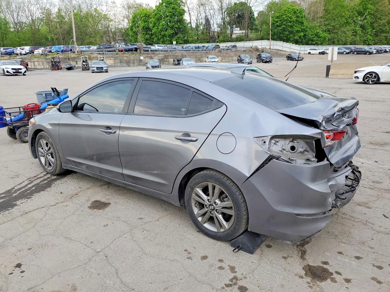2018 Hyundai Elantra - Фото 2