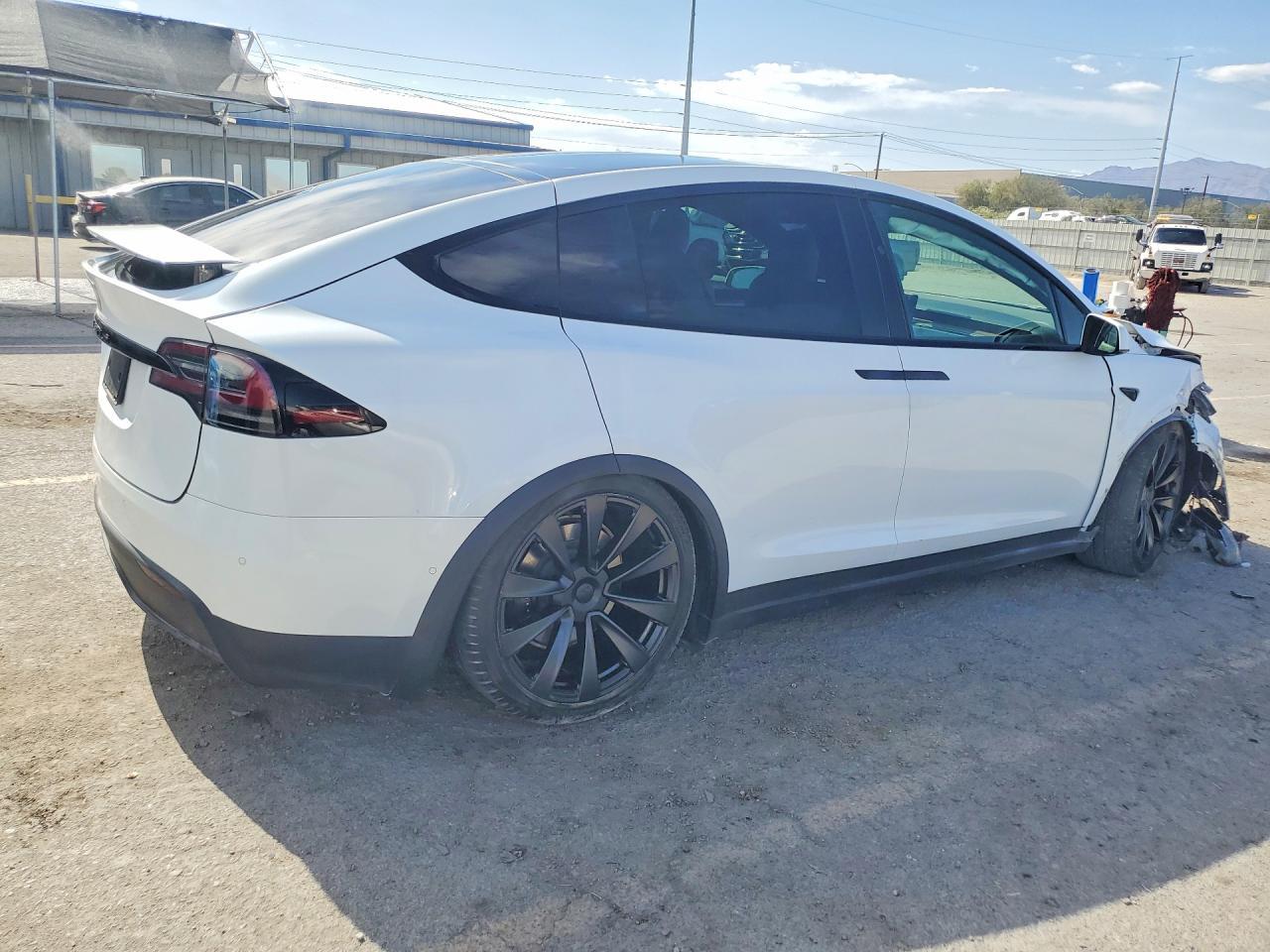 2023 Tesla Model X - Фото 3