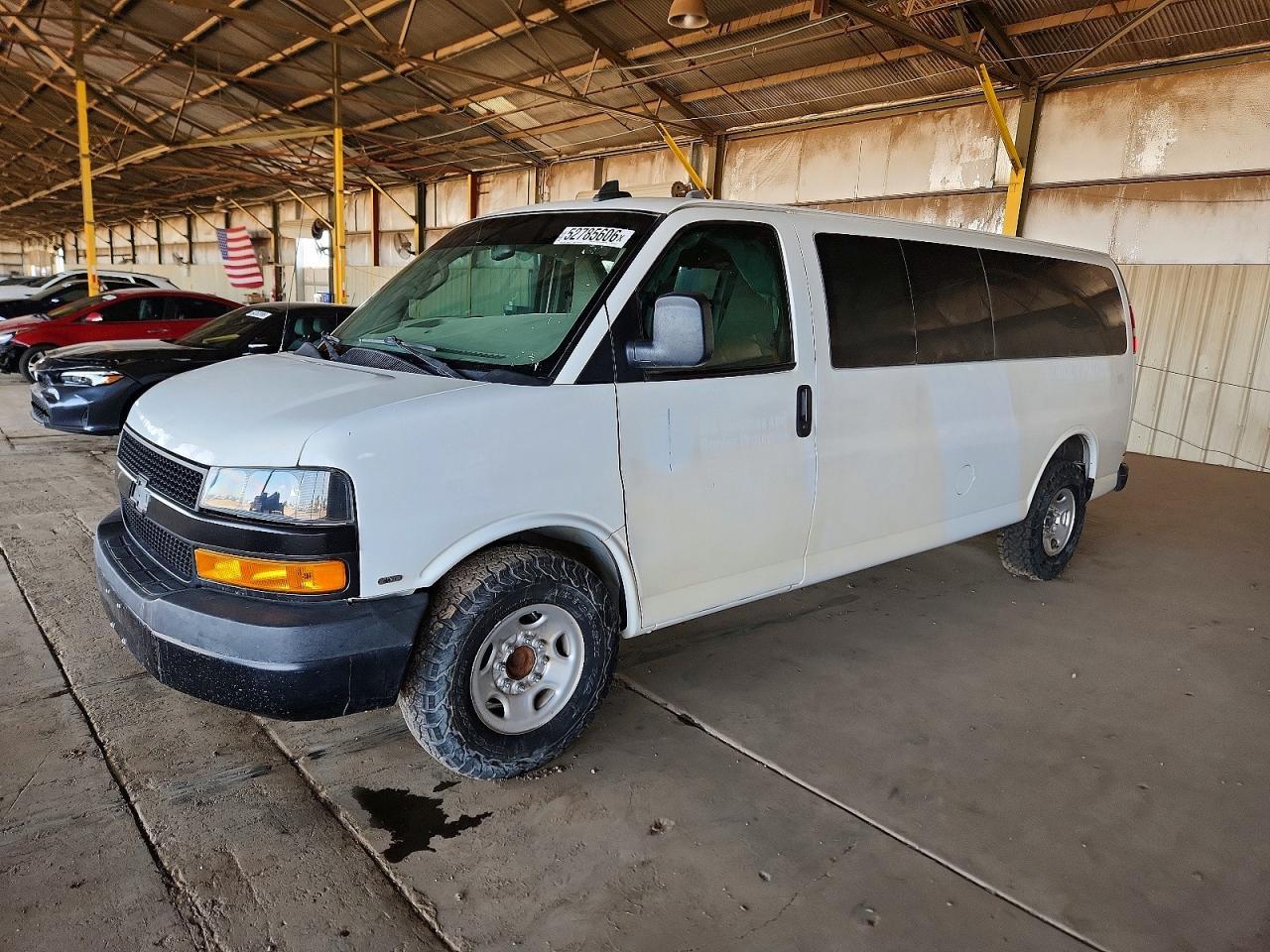 2020 Chevrolet Express G3500 Ls 6.0L V8 Passenger - Фото 2