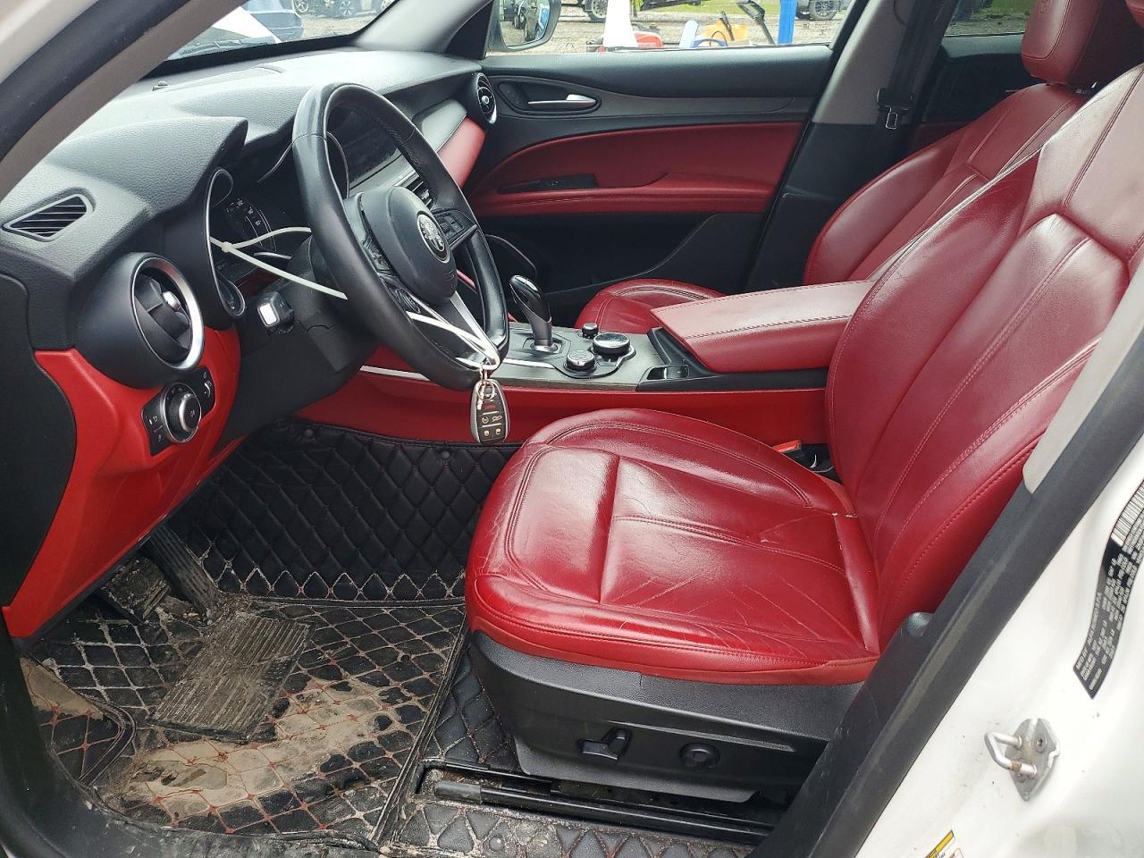 2018 Alfa Romeo Stelvio Ti - Image 7