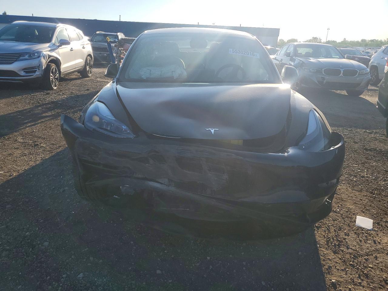 2023 Tesla Model 3 - Фото 5
