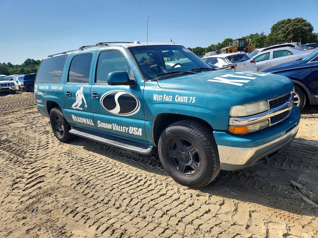2004 Chevrolet Suburban C1500 - Image 4