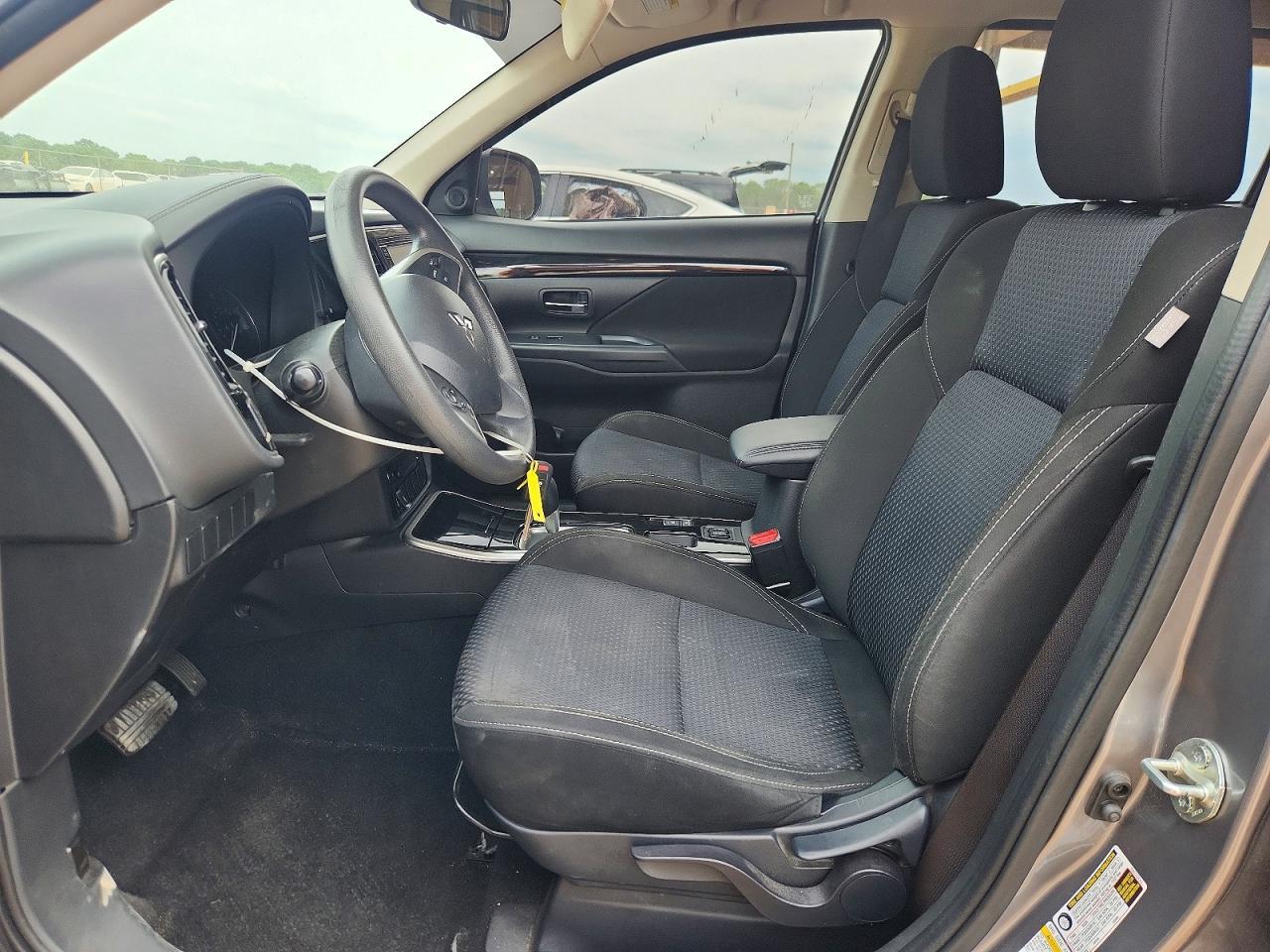 2019 Mitsubishi Outlander Es - Image 7