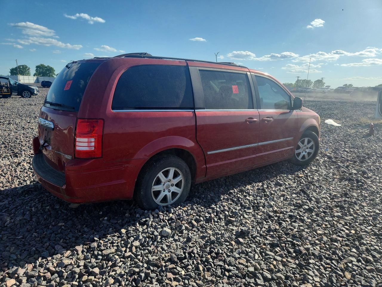 2010 Chrysler Town & Country Touring - Фото 3