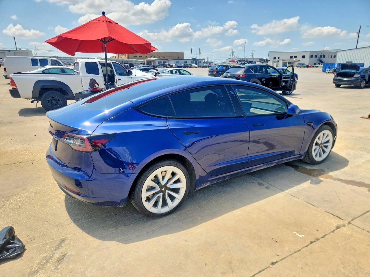 2022 Tesla Model 3 - Image 3