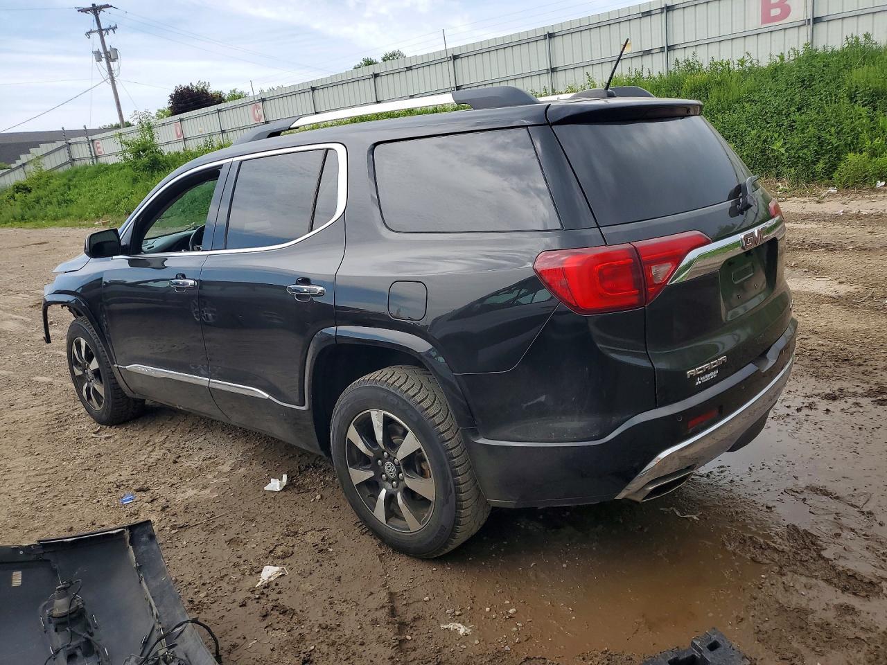 2017 GMC Acadia Denali - Image 2