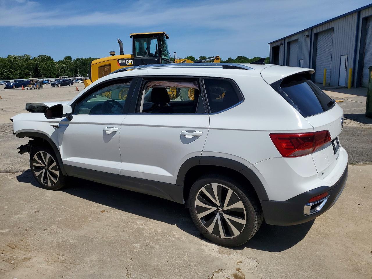 2024 Volkswagen Taos Se - Image 2