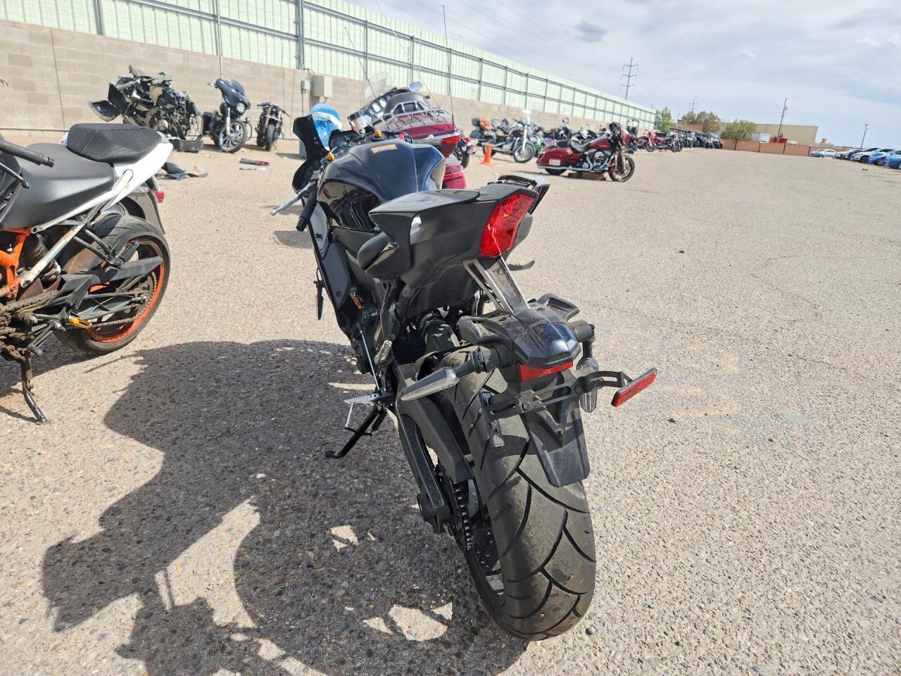 2025 Yamaha Yzfr7 - Image 4