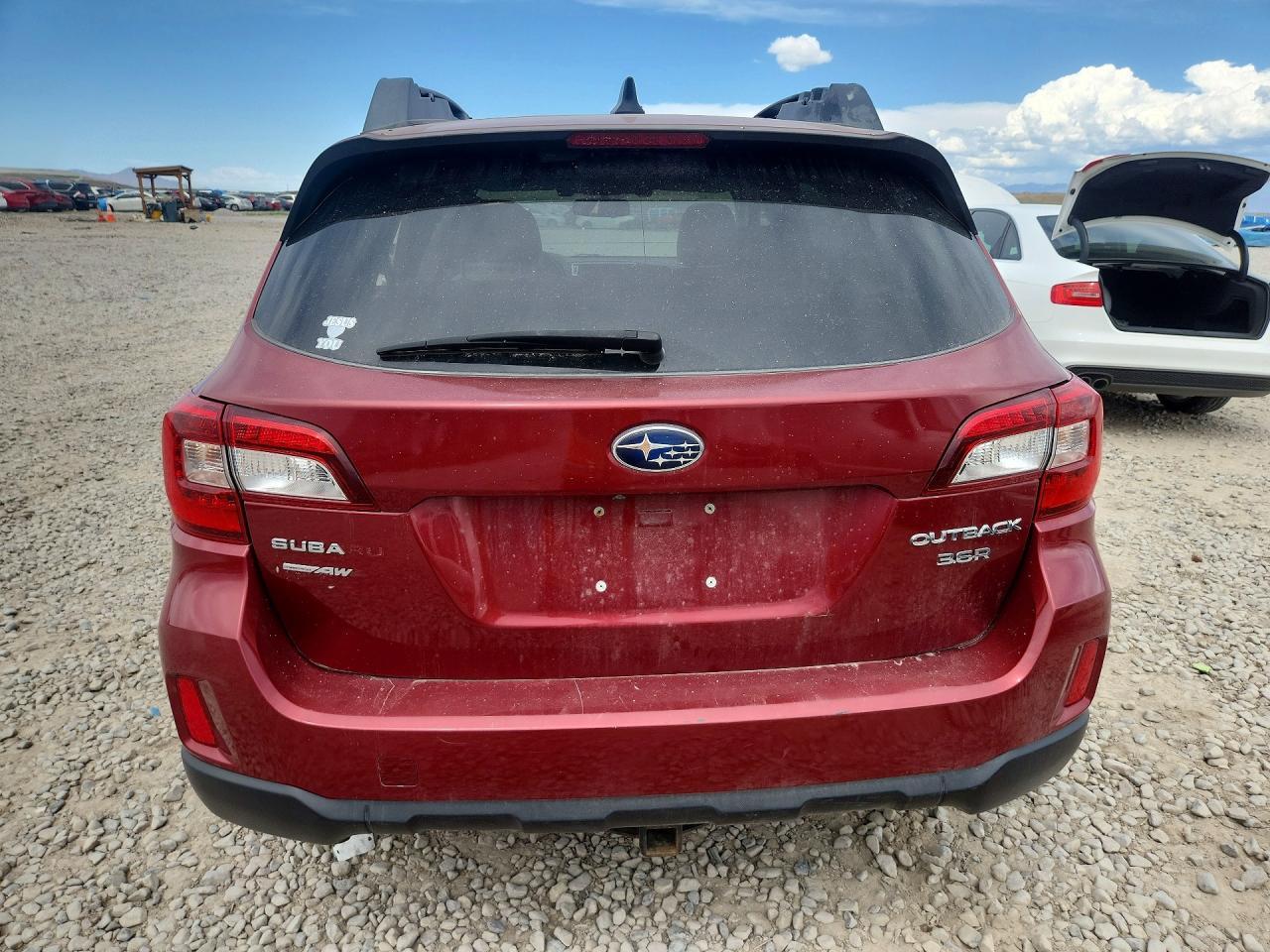 2016 Subaru Outback 3.6R Limited - Image 6