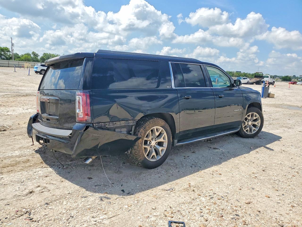 2016 GMC Yukon Xl C1500 Slt - Image 3