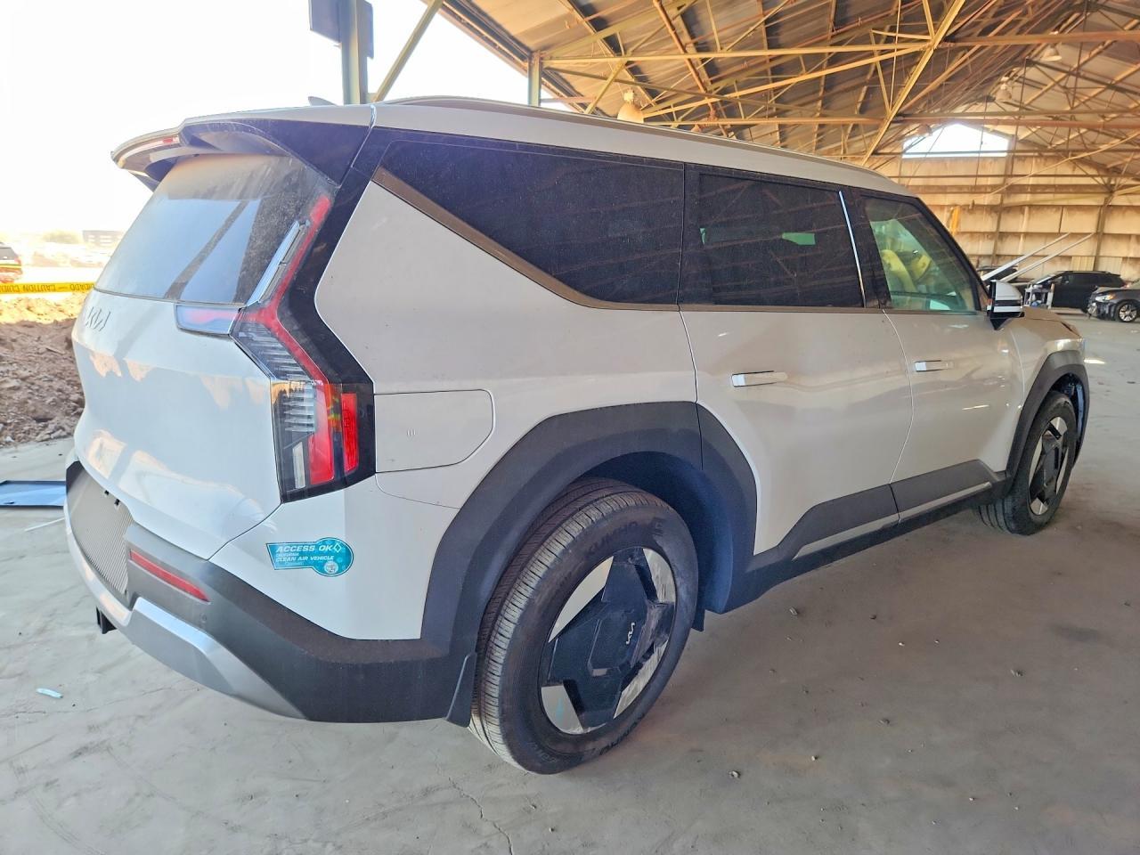2025 Kia Ev9 Wind - Image 3