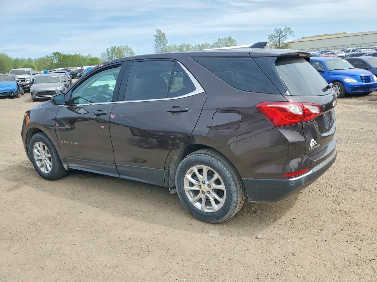 2020 Chevrolet Equinox Lt - Image 2